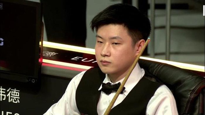 影片男主角由新晋美国小生格伦·鲍威尔饰演,为贴合剧情需求,他采用了近年来动作片流行的伪装术桥段,先后乔装成白领、瞎眼牧师与伤残老兵等形象。