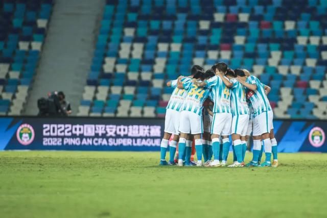 安妮斯顿获人民选择奖 现场感谢《老友记》 2019-11-11 美国当地时间11月10日，2019人民选择奖颁奖礼举行，在经典剧集《老友记》中饰演瑞秋·格林的詹妮弗·安妮斯顿获得人民选择奖“年度标志性人物”奖项。
