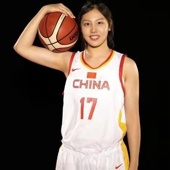 第二部延续原班人马阵容，佘诗曼、李施嬅、高海宁、王敏奕、马国明等演员默契十足，更有黄宗泽全新入局带来新鲜张力。