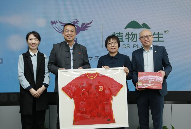 这哪是特工啊，这分明是幸运女神的亲儿子！