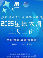 前阿汤嫂凯蒂带女儿度假 胸部下垂小腹赘肉明显 2013-12-31 当地时间12月30日，迈阿密，前阿汤嫂凯蒂·赫尔姆斯带着女儿苏瑞一起度假，凯蒂身穿粉红色比基尼，明显看出胸部下垂，小腹也开始有了赘肉。