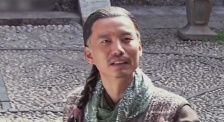 它们不是用一个个人物命运的粉墨登场来串联，更没有用制造悬念来牵引观看的趣味，唯一支撑全片的就是连贯的情绪，带了点无聊，孤独，乏味，却是人人都经历过或正在经历的东西。